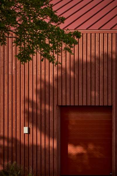 A house so red even Snoopy would “dream” of it,